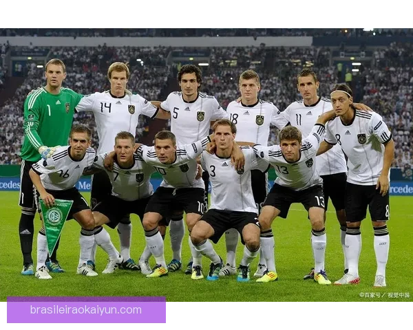 欧洲杯亚军表现回顾：球队关键角色与未来展望分析